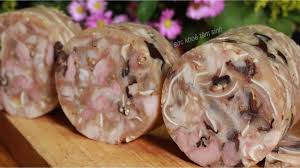 Giò xào lợn Móng Cái